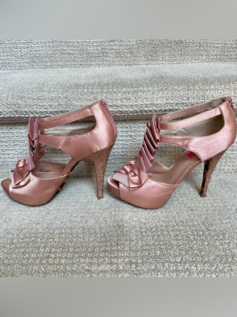 Vintage Y2K Betsey Johnson Blush Pink Satin Rhinestone Platform High Heels 9M - Picture 3 of 13